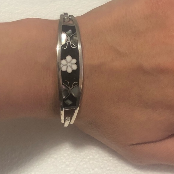 VTG Taxco Abalone Inlay Sterling Bangle Bracelet Floral Flower Butterfly 6.5” - Picture 8 of 9